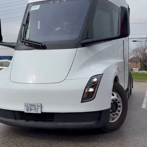 TESLA SEMI