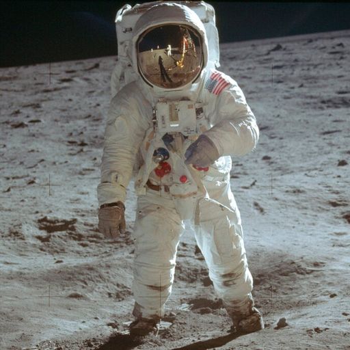 APOLLO 11
